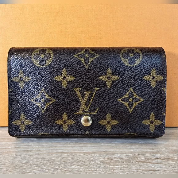 Authentic LOUIS VUITTON Monogram Porte Monnaie Billets Tresor Bifold Wallet - Picture 1 of 9